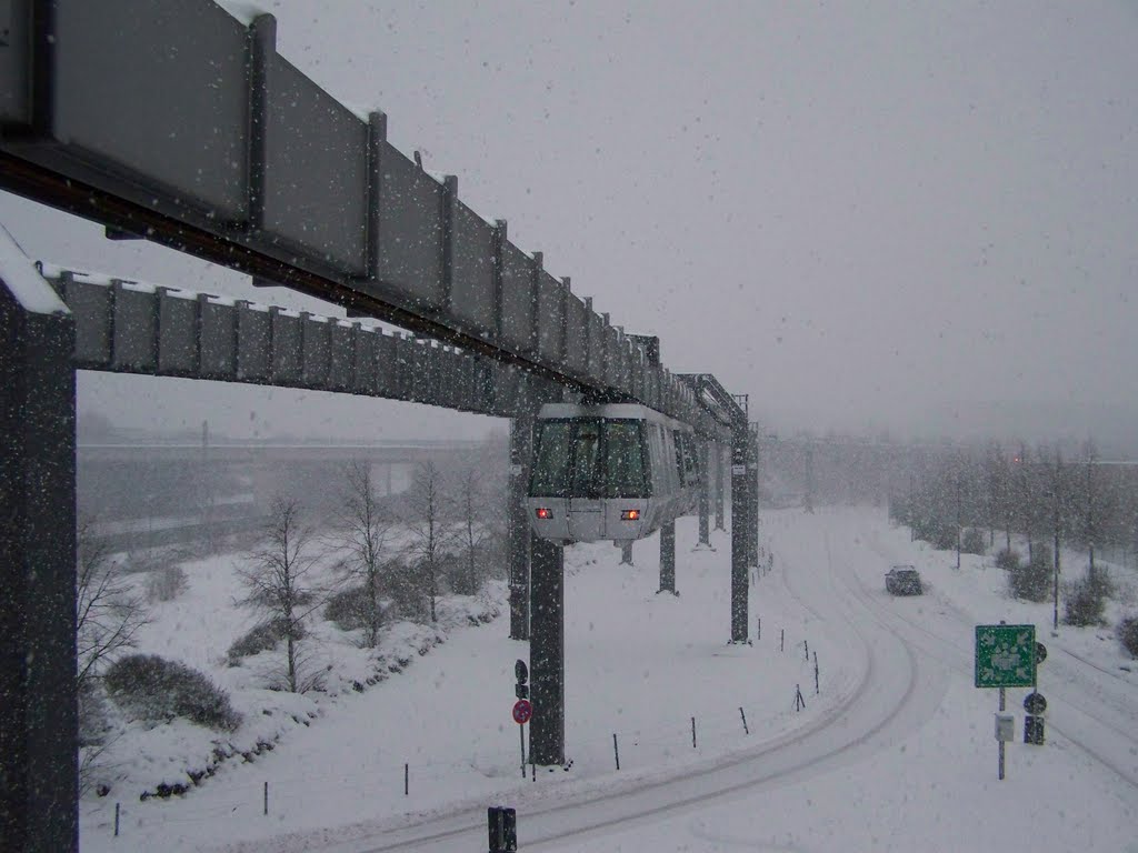 Am DUS / Sky Train ... 26.12.2010 by JensB2001