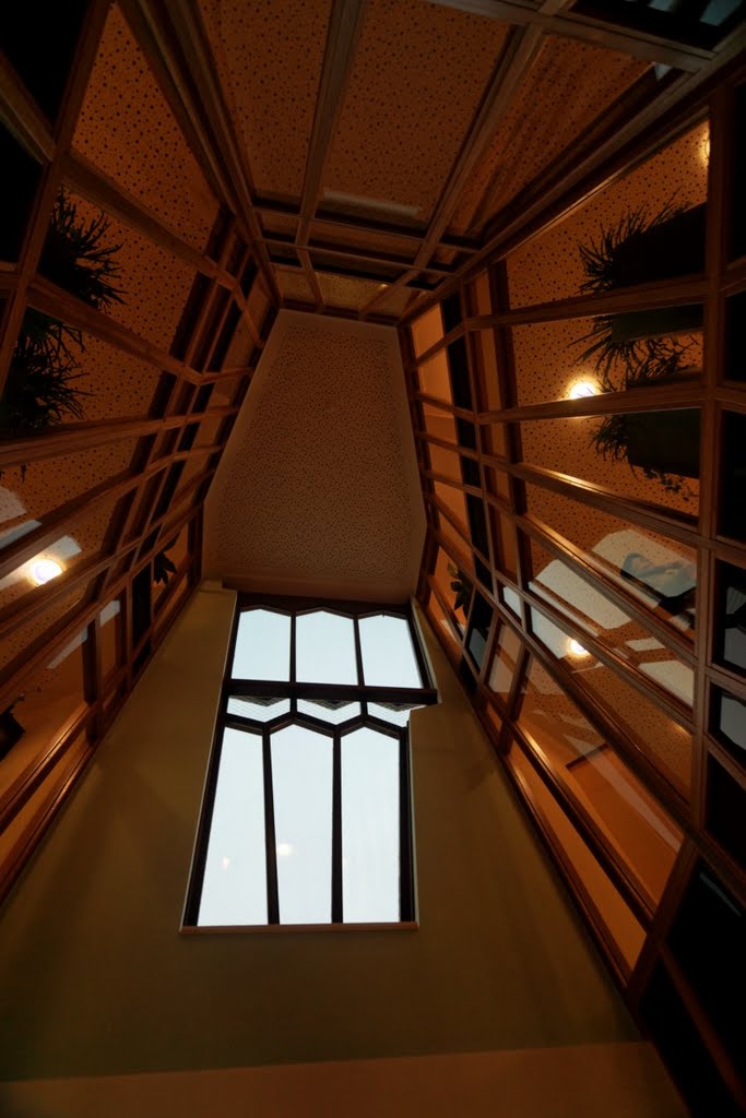 Texel - Den Burg - Emmalaan - City Hall / Gemeentehuis 2010 - Entrance Hall - View Up into Light Shaft, Anthroposophical Design by txllxt TxllxT