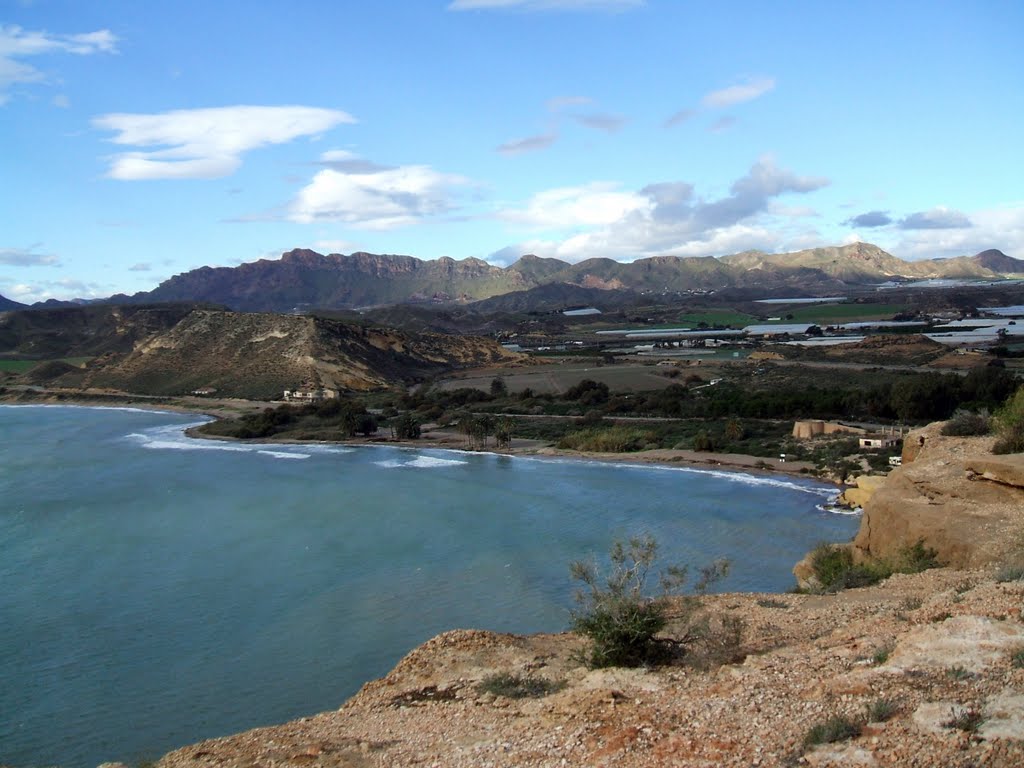 Playa de las Palmeras desde el cerro que la separa de los Cocedores by helicongus