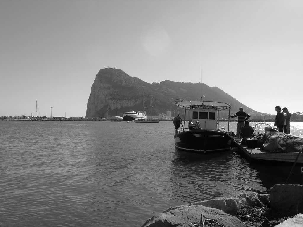 JEBEL TARIK DESDE PUERTO CHICO by lope de aguirre