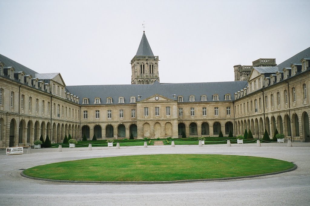 Abbaye-aux-Dames, Caen by Colin W