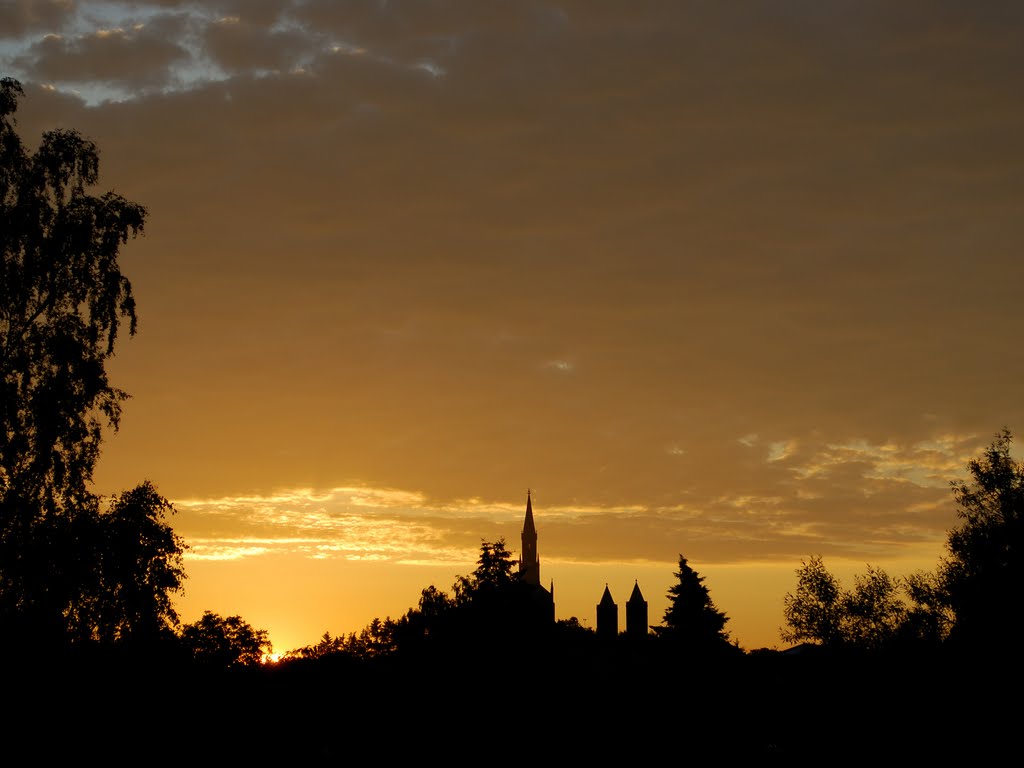 Sonnenaufgang über Waldböckelheim by Andreas Roth