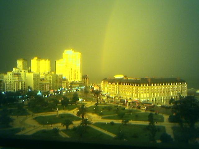 Atardecer lluvioso en el Casino y Plaza Colón, Mar del Plata by nciuper