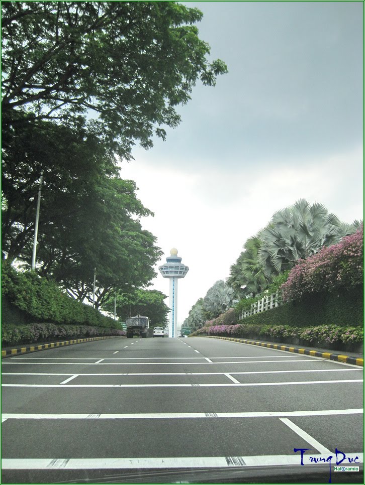 Air navigation control at Changi airport by Trung Đức