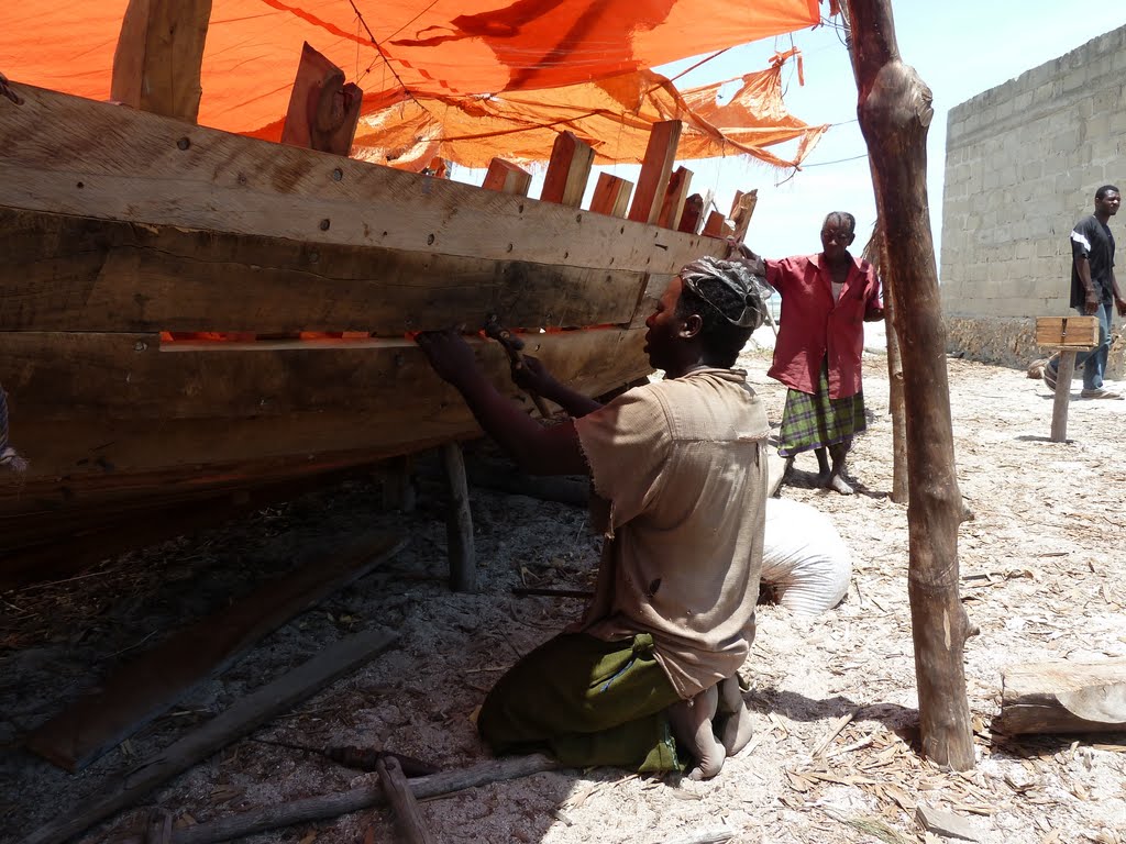 Dhow builder at Nungwi by Bjørn Johan Berger