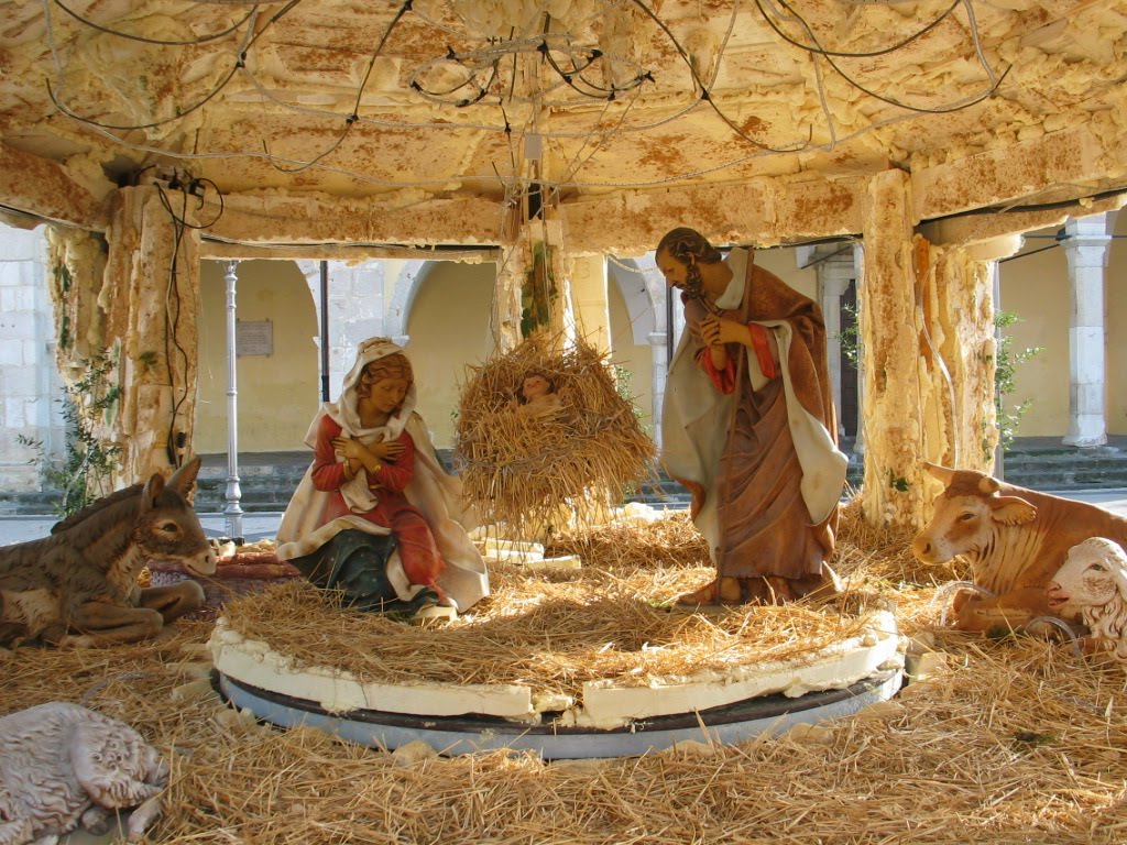 Presepe antistante la chiesa di San Francesco by Bepix (Giuseppe de G…