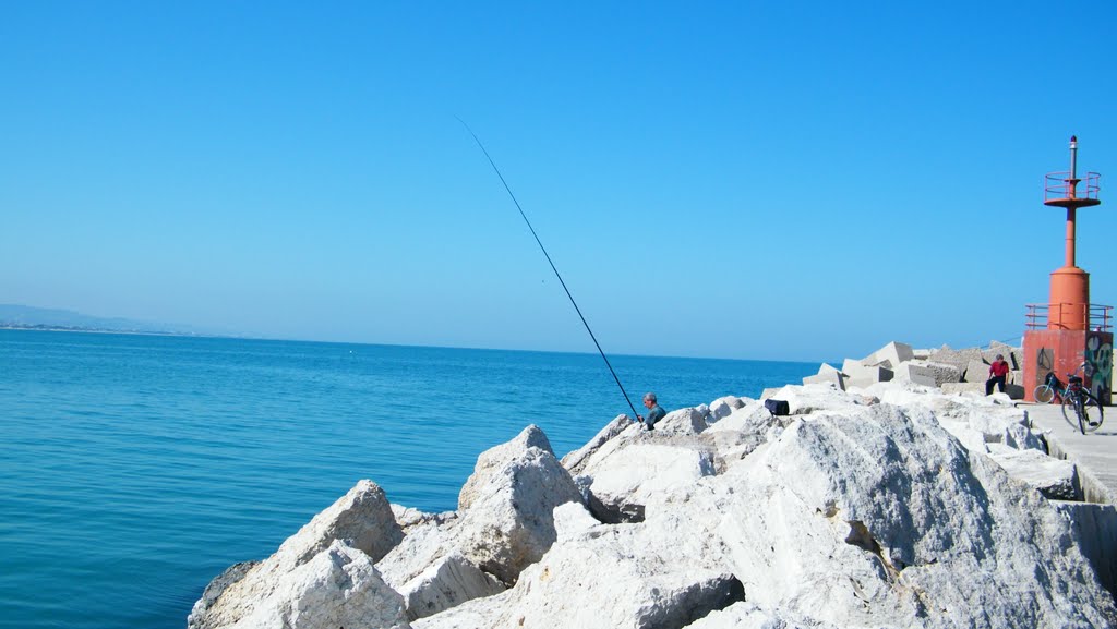 Molo Sud, Giulianova by Loris Castorani