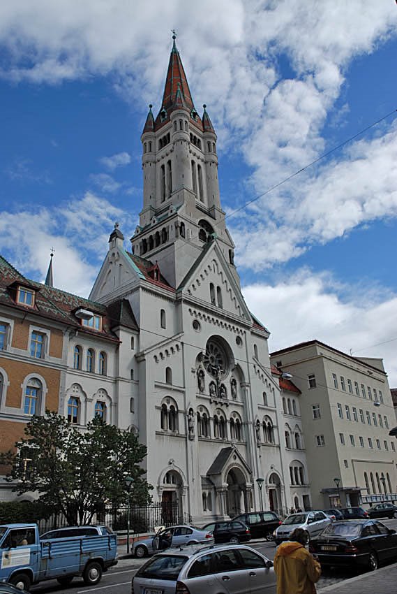 Herz Jesu Kirche by MrStitch