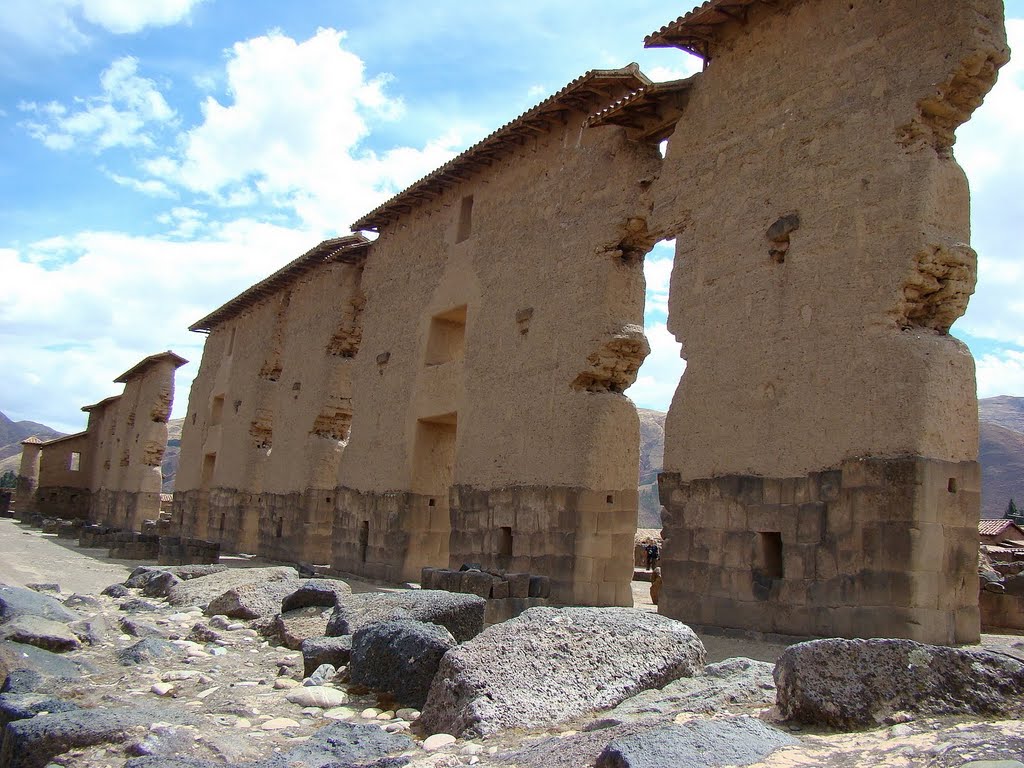 Raqchi, ruines du temple de Viracocha (alt 3485 m) by frédéric429