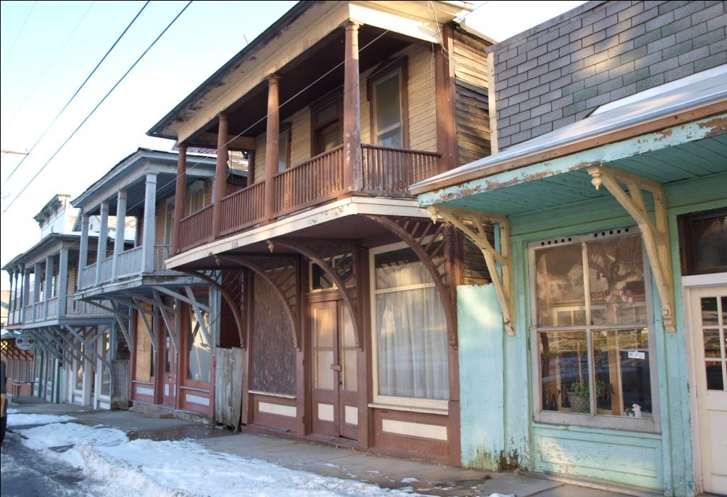 'Town of balconies' - buildings from around 1900 that have survived by ssobachek