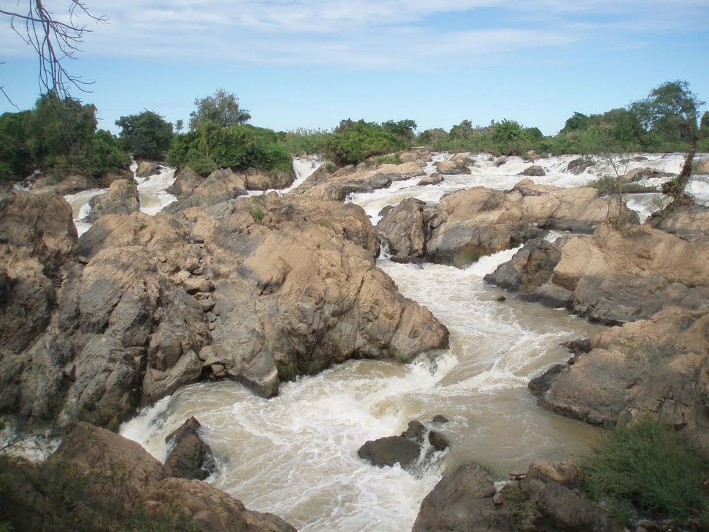 Somphamit Falls, Mekong, Don Khon by marhas marhas