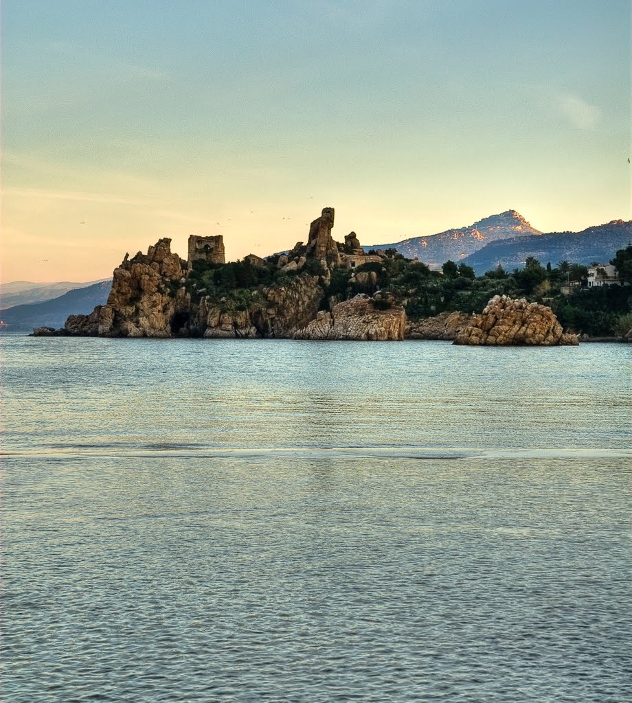 Cefalù, promontorio di Torre Kalura by mimmo valenti