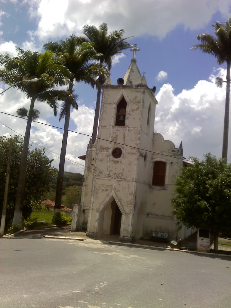 Igreja em Sao Jose da Lapa by othonjr