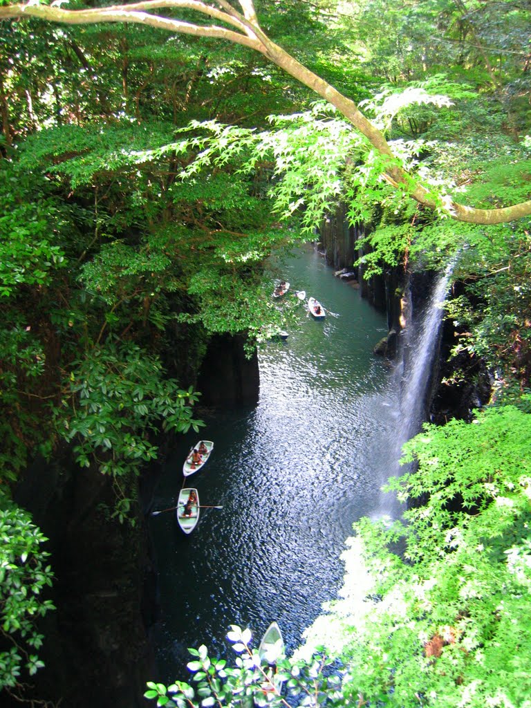 Takachiho gorge 高千穂峡（たかちほきょう） by markbasser