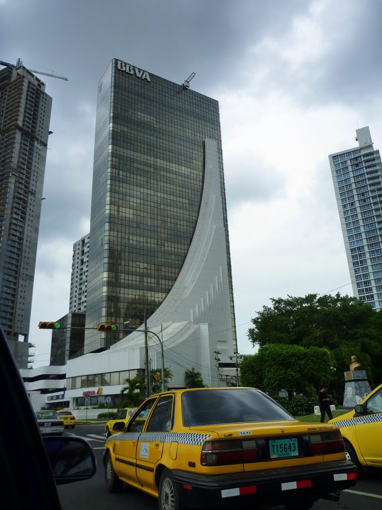 Edificio Iberia by Yanina Muñoz