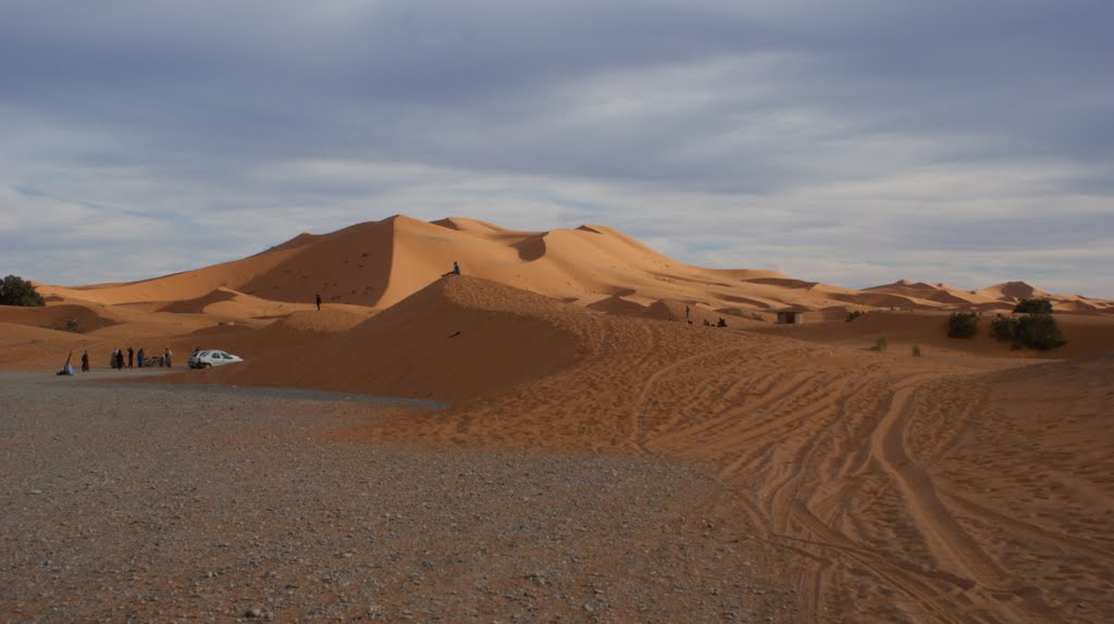 Merzouga, dunes de sable by haskamal@h