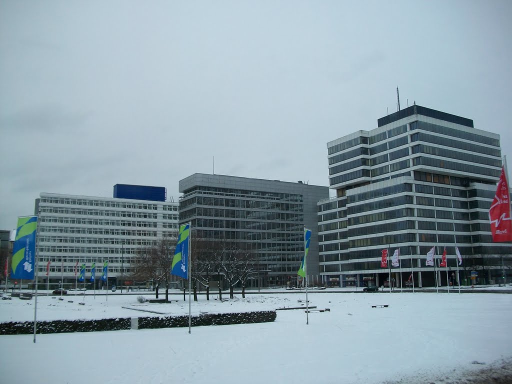 TU Berlin,Ernst-Reuter-Platz by Pogromca Gašnič