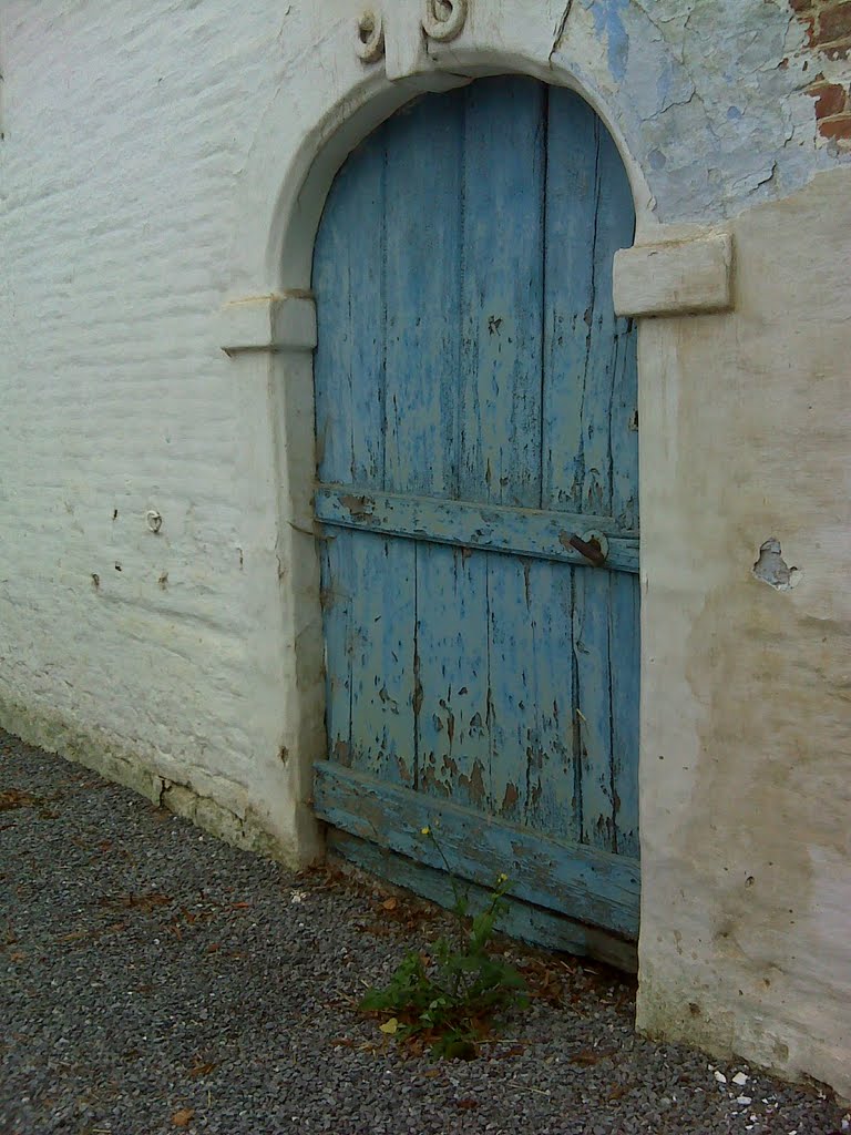 Hamme-Mille. Zijpoortje van de boerderij Hof ter Cammen tegenover de kapel van Cornelis. Was ooit een pachthoeve die al in 1665 werd vermeld. by dominiektruyers