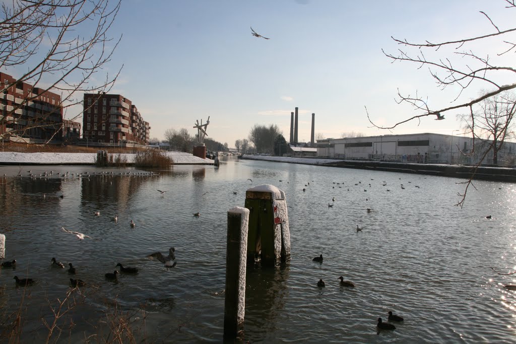 Merwedekanaal hoek Veilingkade, Utrecht. by Carl030nl