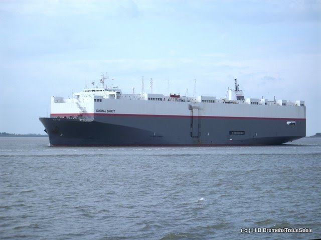 Autotransporter, auf dem Weg von Japan nach Vegesack, zur Firma Hegerland. An Bord 10 Mann Besatzung und 3500 neue japan. Autos ---Info: http://rolf-kobbe.jimdo.com/ by Heinz.Bock