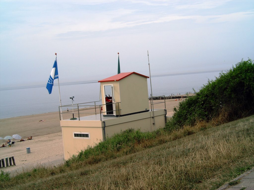 Strandwacht op 't strand van Zoutelande by Franci Wouters