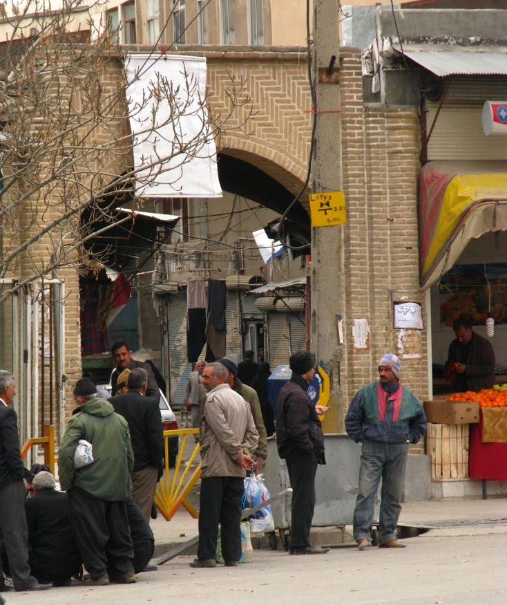 Vaziri Sq'. Kermanshah ,Iran by PeymanPakzad