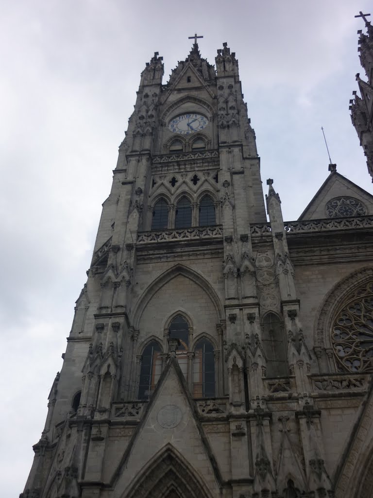 Basilica de Quito by Alejandro Jesus