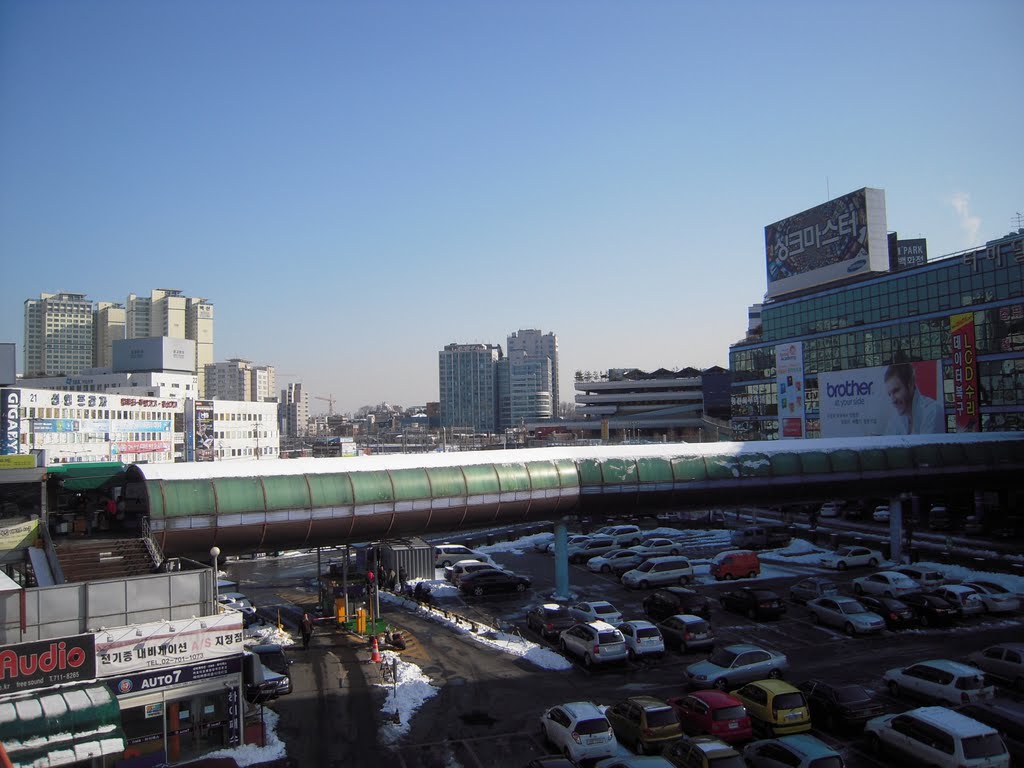 Yong-San Electronics Shopping area (龍山電子商街), Seoul, Korea by MC Han