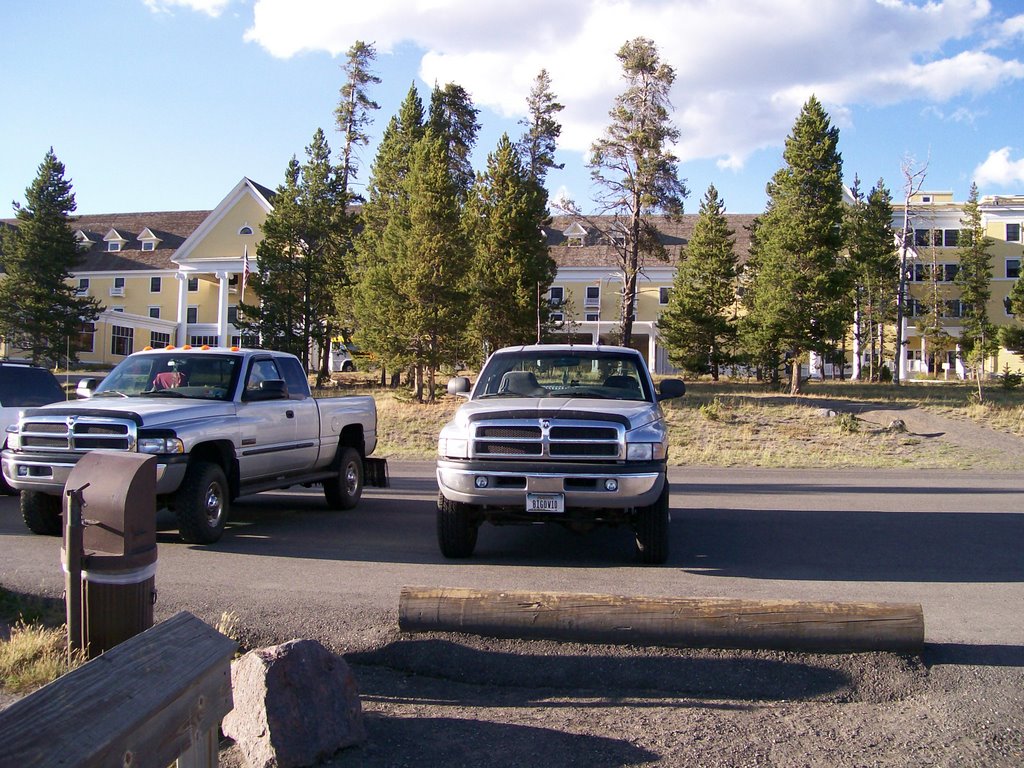 My Truck in front of Lake Hotel by tehchicken