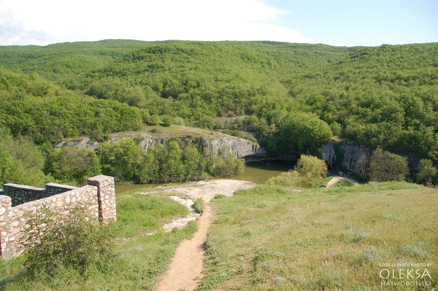 View on the Merdven Tübü Waterfall from Upa (Ridne) village by Oleksa Haiworonski