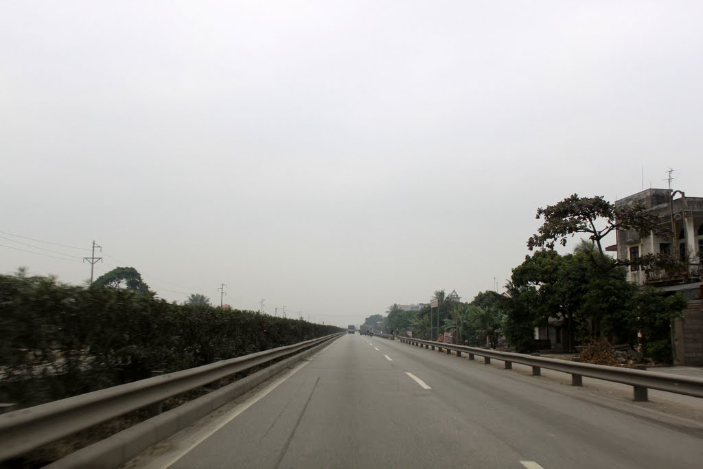 Quốc lộ 5 - 5 National Road by Tuấn Nguyễn