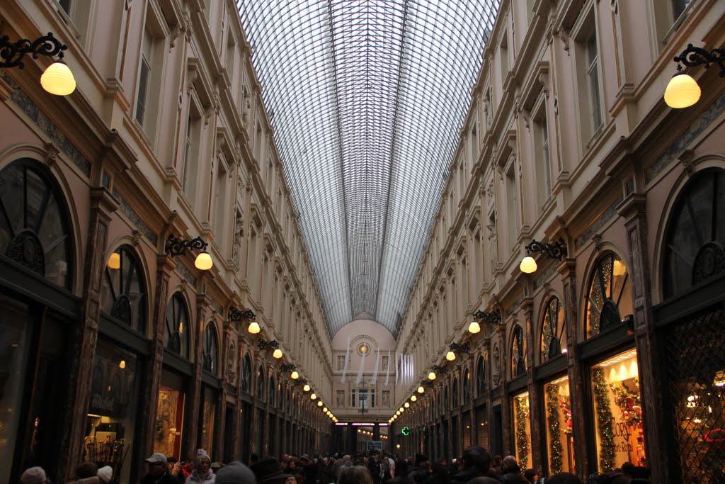 Galeries royales, bruxelles by Jean-Pierre Uyttersp…