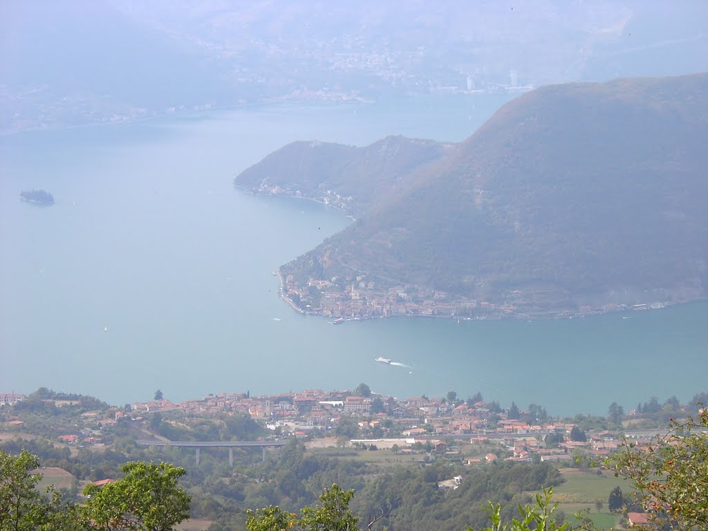 Iseo Montisola dal sentiero per S.Maria by Giacomo Coccoli