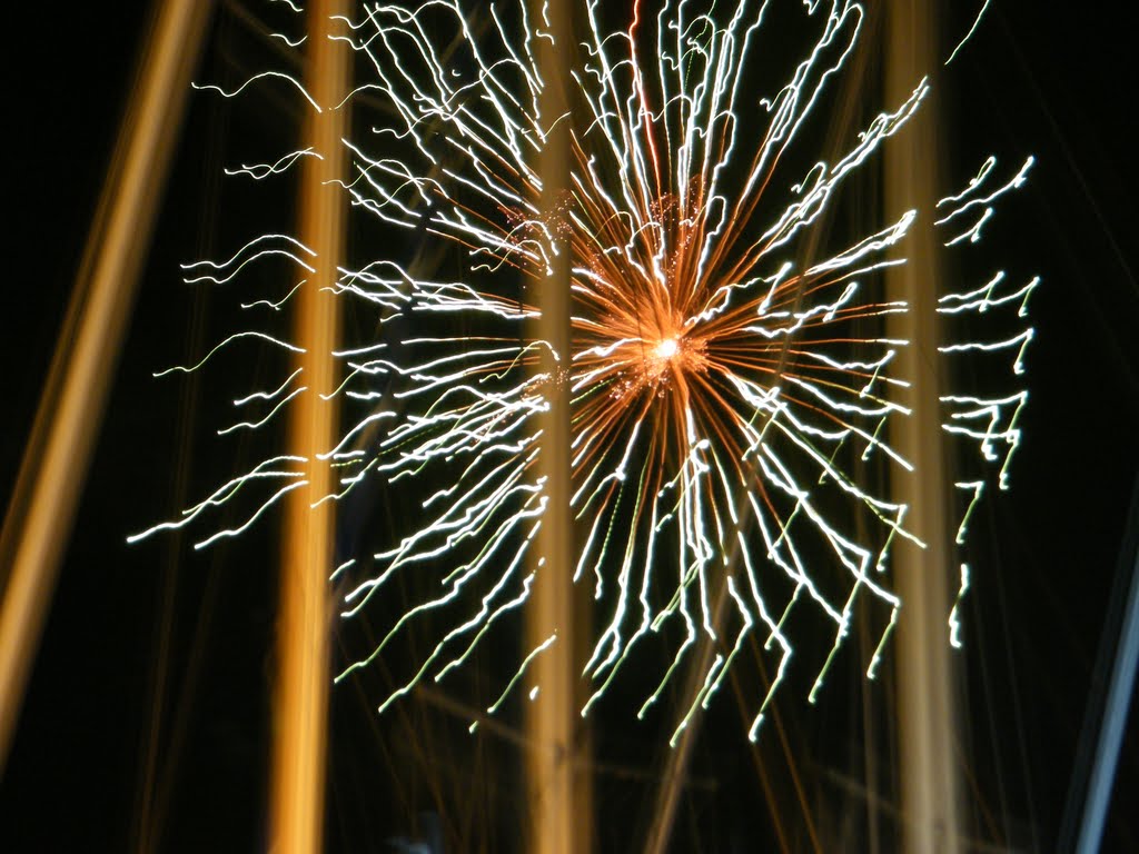 Porticciolo, fuochi artificiali fine anno 2010-(2) by crive1980