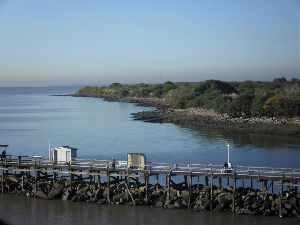 El estuario del Río de la Plata, fría mañana del 25 de mayo de 2010 by XA-DUG