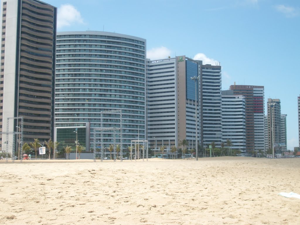 Aterro na praia de iracema, fortaleza-ce by Alexandre Jerônimo