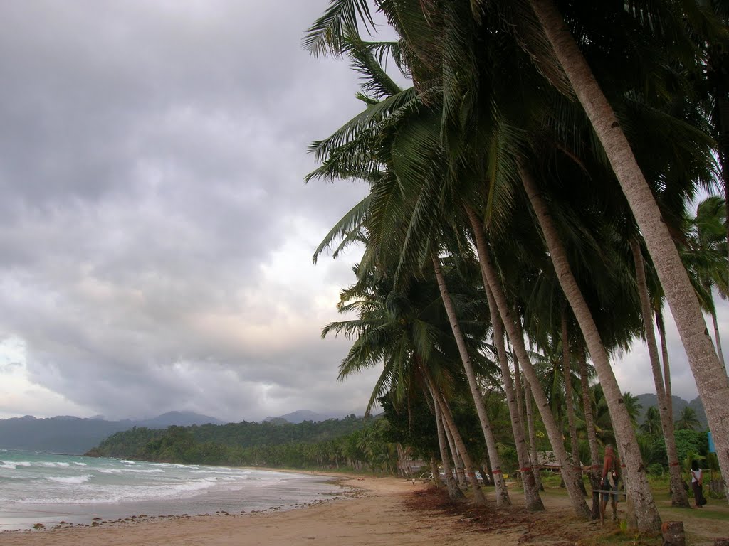 Sabang Beach, Heading North, Palawan, Philippines 2007 by Ralf & Lhyn