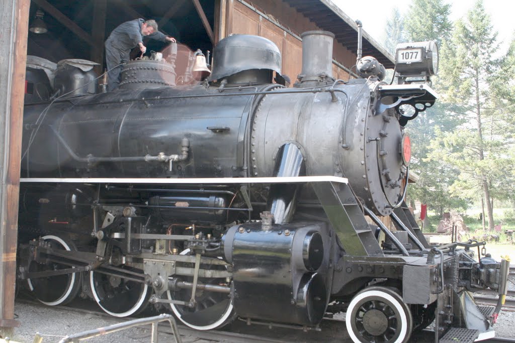 Locomotora en restauración en Fort Steele by R Melgar