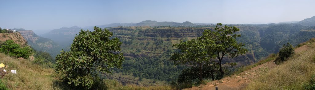 Lonavala Hill Station by Henk Wierenga