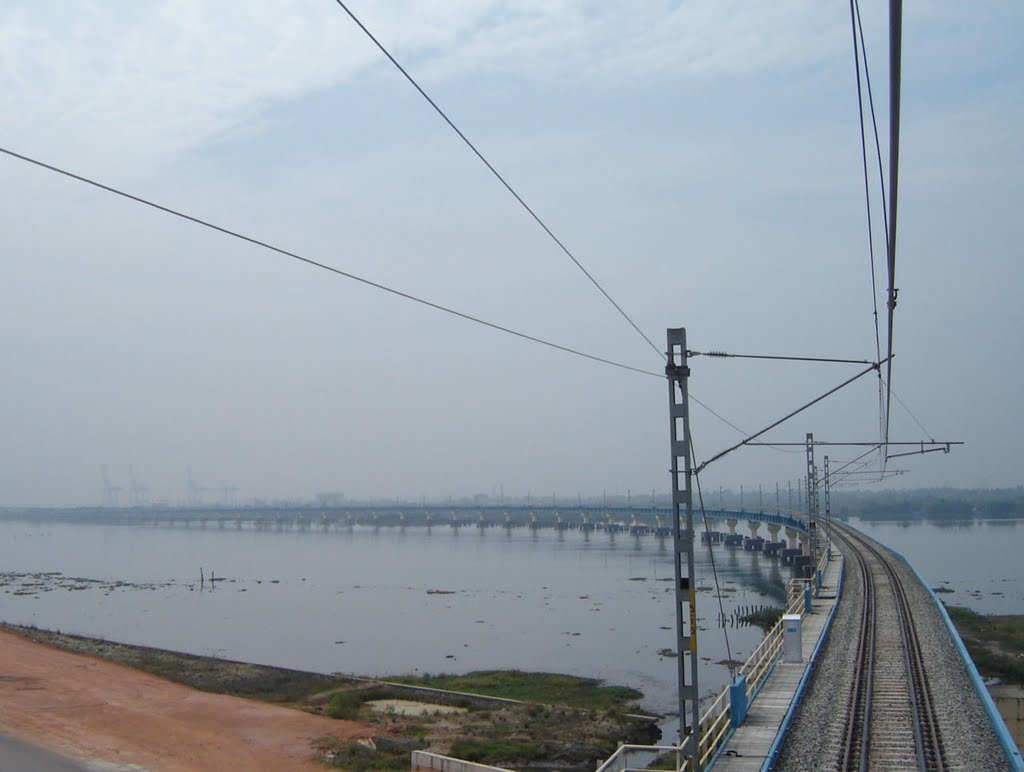 5 kms Long Railway Bridge to Vallarpadam Container Terminal, Kerala, India by mcmurali