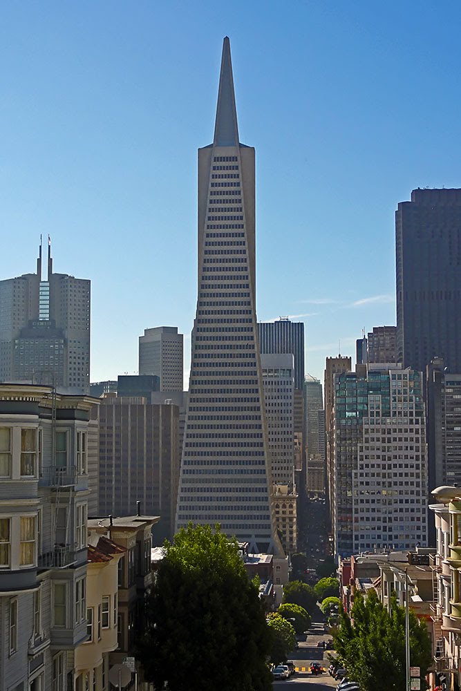 Transamerica Pyramid by Andreas Aemissegger