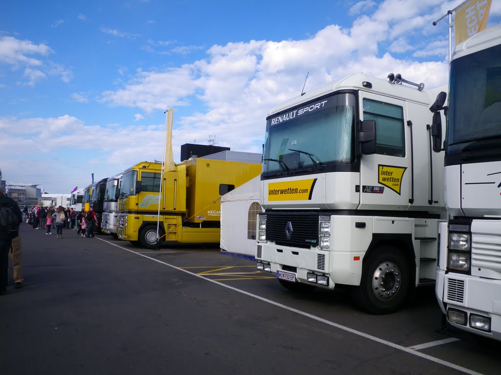 Silverstone renault sport lorrys 2010 by jammat2