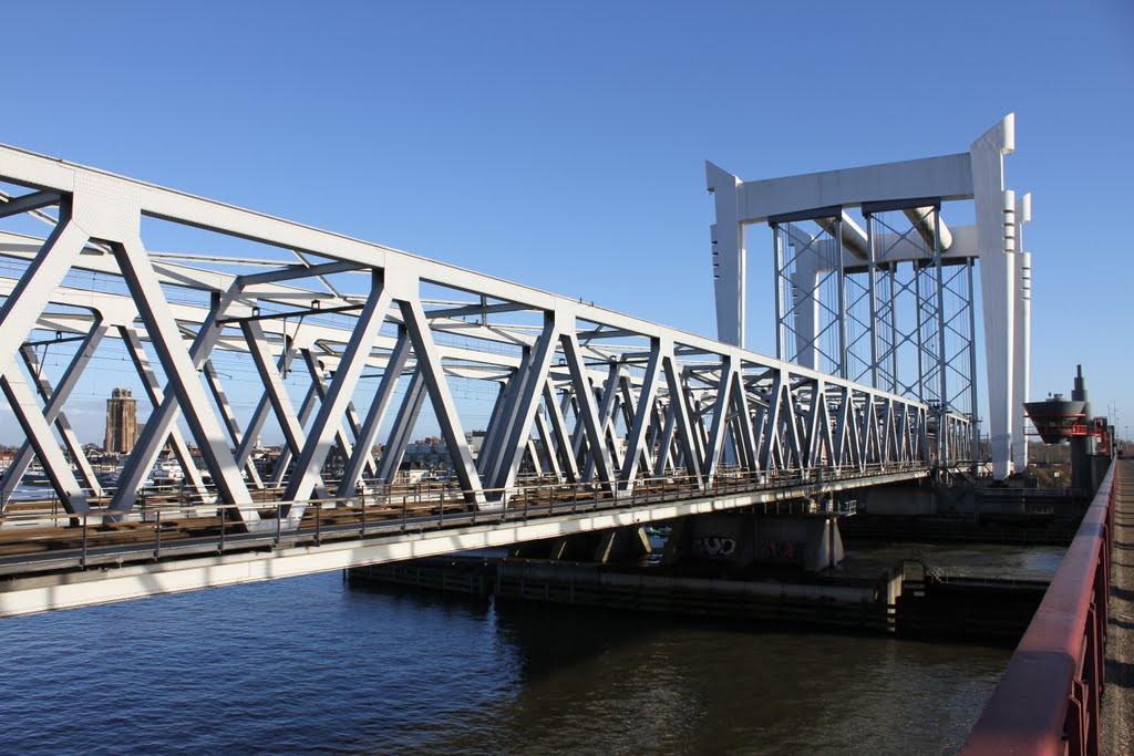 Railway bridge between Zwijndrecht and Dordrecht, The Netherlands, 02-01-2011 by Pieter Rinkel