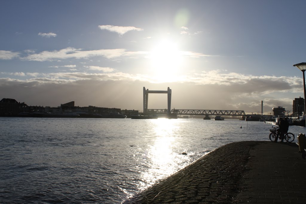 Bridge between Zwijndrecht and Dordrecht seen from Veerplein, Zwijndrecht, The Netherlands, 02-01-2011 by pjrinkel