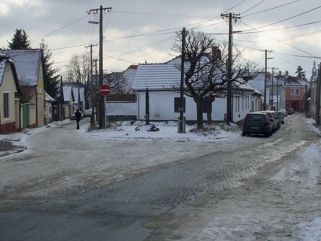 201101021212 Szentendre, Árpád utca és Attila utca, a Dunakanyar körút felől by Harmadik