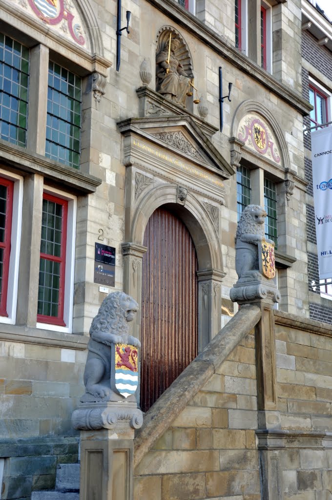 Voormalig Stadhuis. Brouwershaven. by cfeijtel