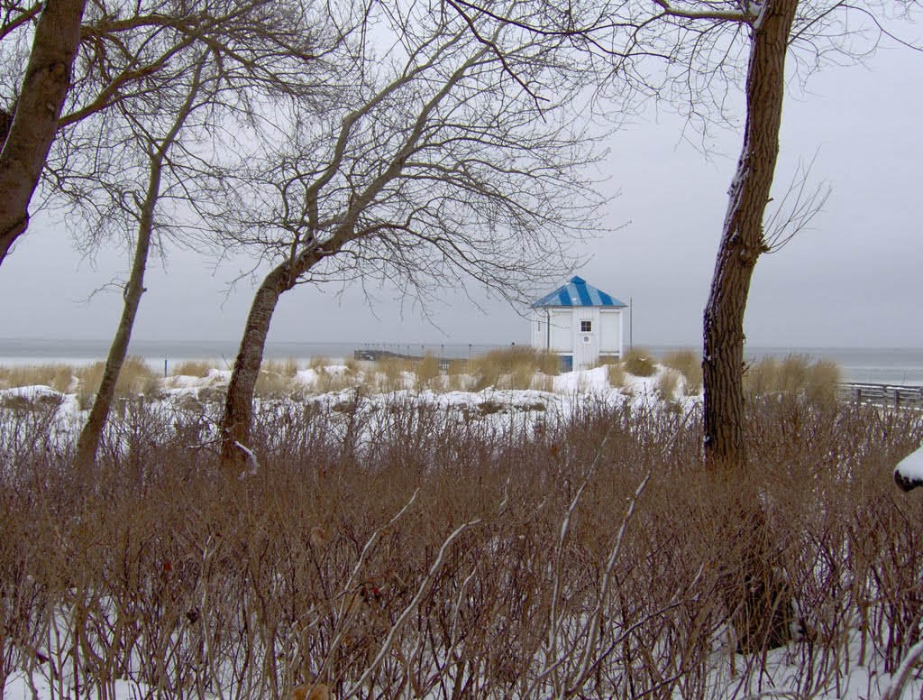 Strandpromenade mit Blick in Richtung Rügen by villa-v2