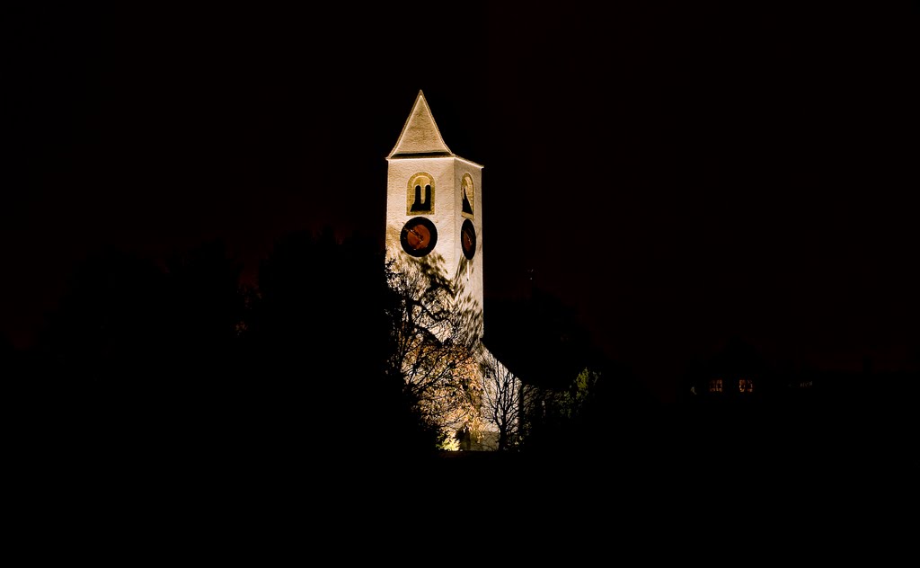 Südansicht reformierte Kirche Niederbipp by Roland Lüthi