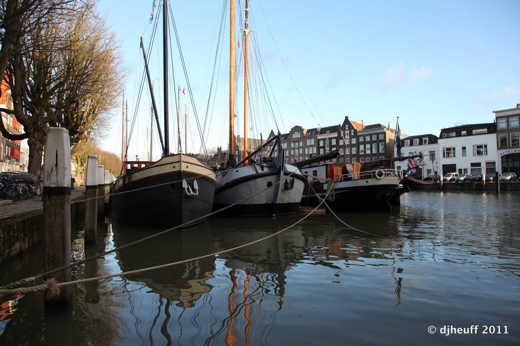 Wolwevershaven, Dordrecht, Zuid-Holland, Nederland by Dick Heuff