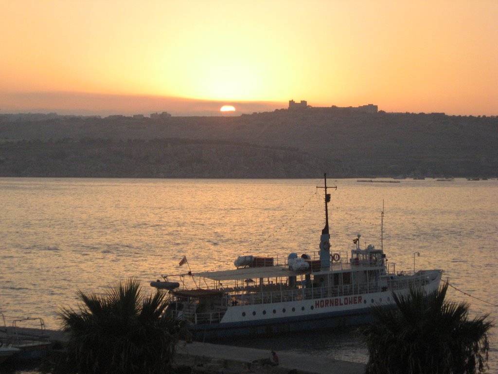 Sunset as seen from Bugibba by roxyhome